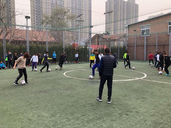 足球谈体育,绝对策略计划研究_社交版40.12.0